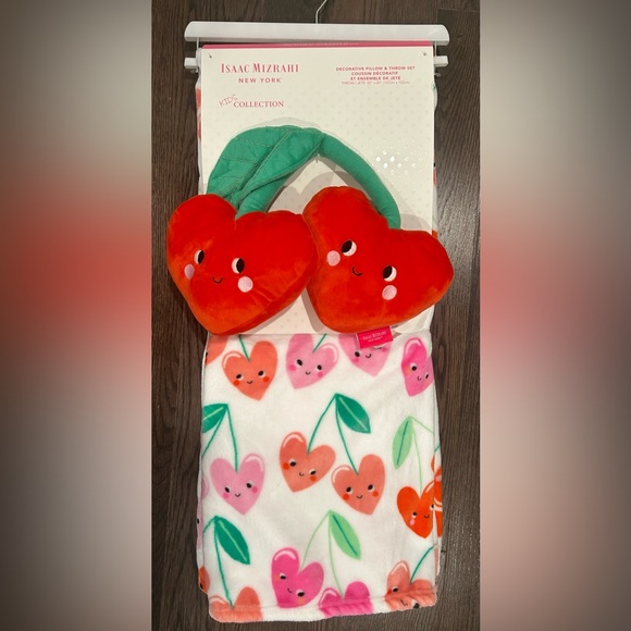 Isaac Mizrahi Other - Isaac Mizrahi decorative pillow and throw set NWT